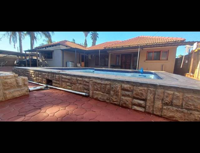 4 BEDROOM HOUSE FOR SALE IN CHANTELLE